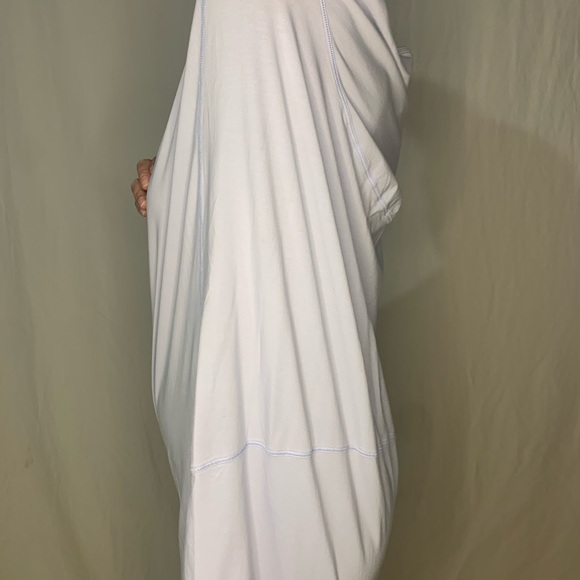 Lululemon - Picture 15 of 16